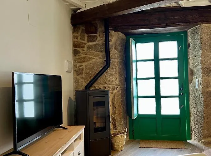 A Parada House By Kev Daire Parada del Sil