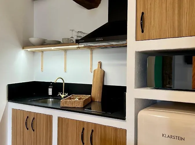 A Parada House By Kev Daire Parada del Sil